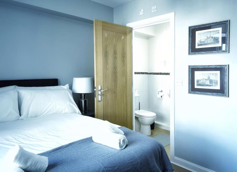 New Luxurious And Business Apt Apartment Swansea Exterior photo
